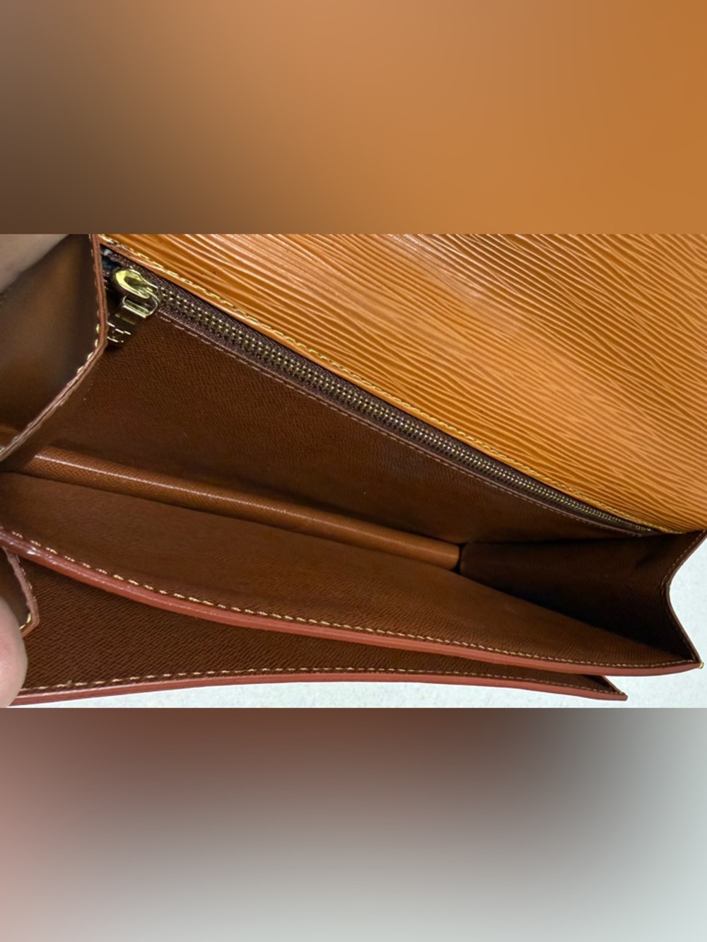 Louis Vuitton Vintage Pochette Sellier Dragonne Clutch Epi Leather - Picture 10 of 14